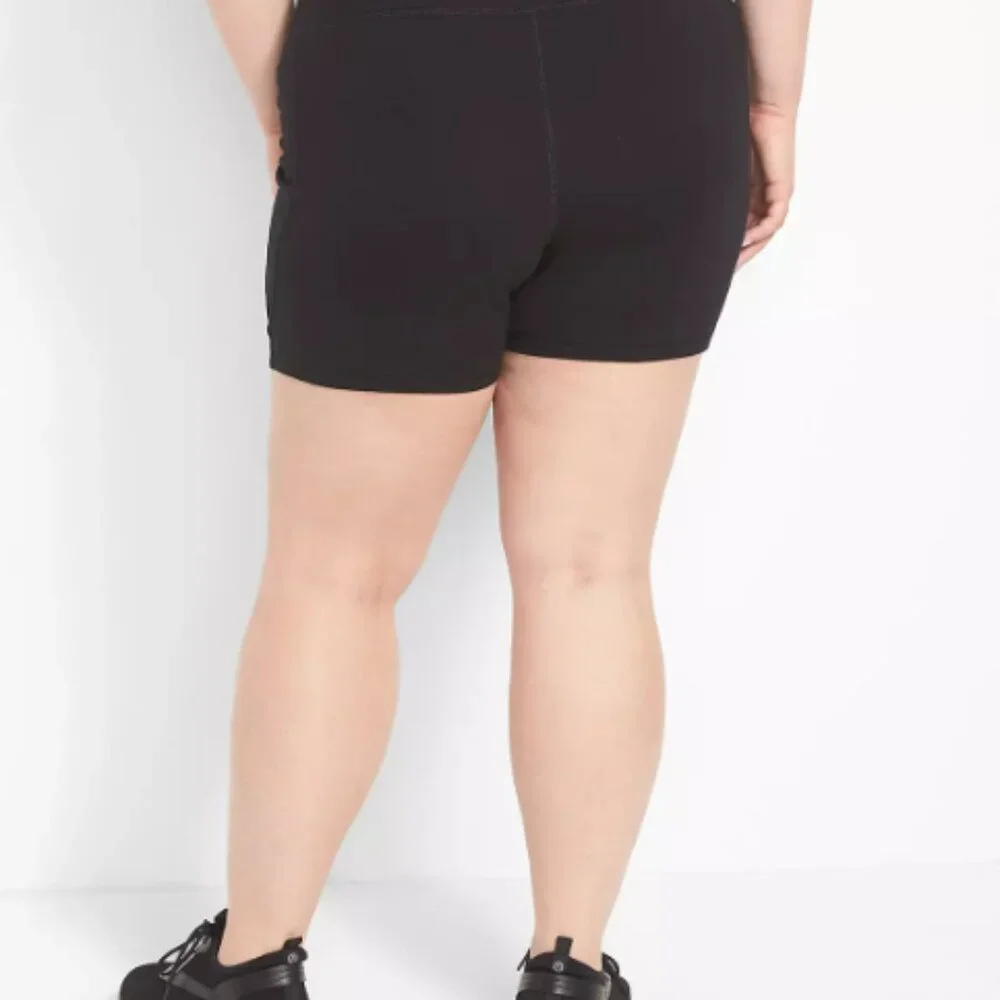 SOLD: Livi Biker Shorts | Size 38/40 | NWT - Picture 3 of 8